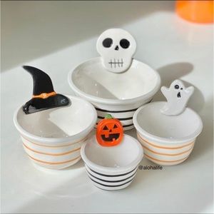 BAKESHOP HALLOWEEN MEASURING CUPS 
CERAMIC BRAND NEW